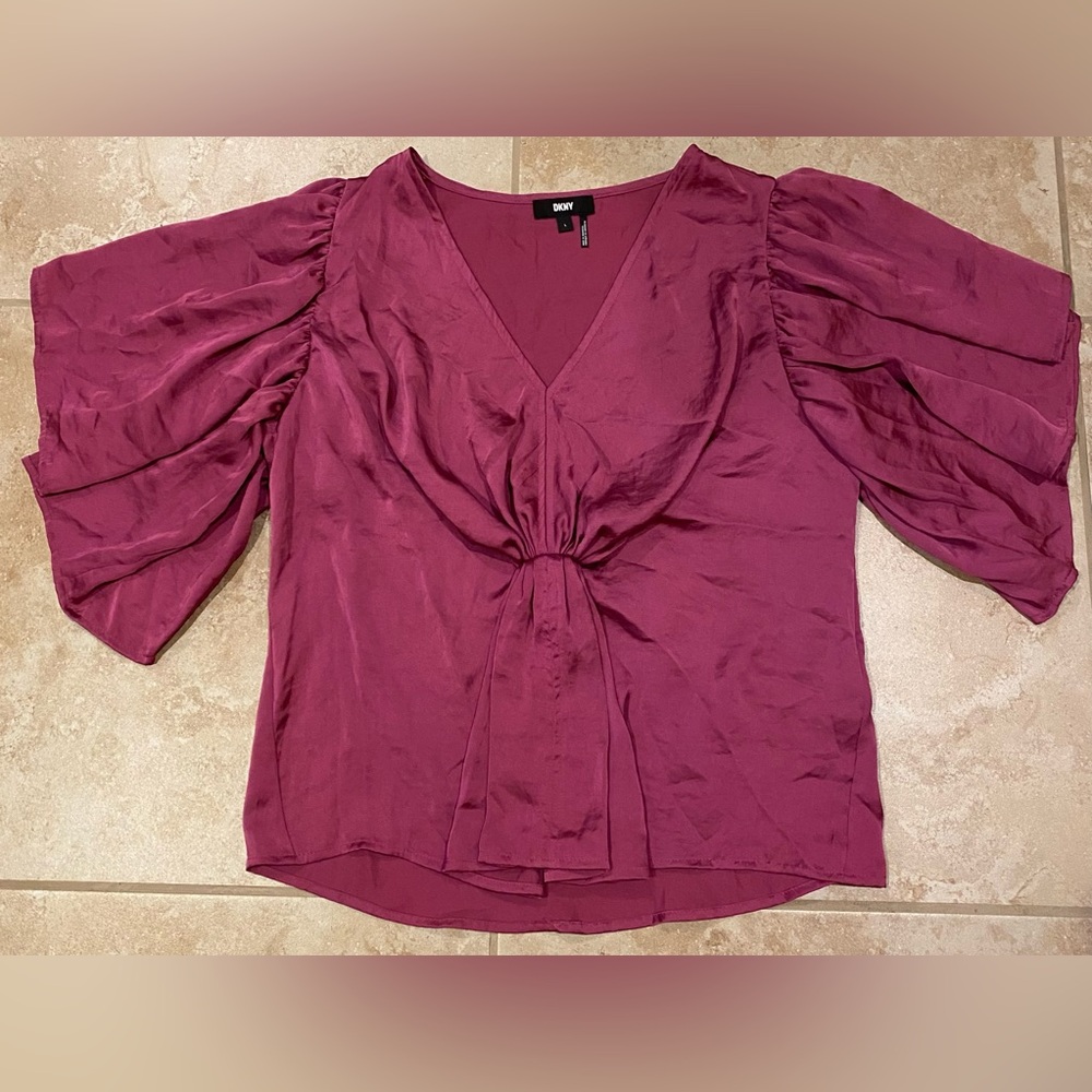 DKNY by Donna Karan Satin Fuchsia Pink V-Neck Short Flutter Sleeve Blouse - L - Picture 2 of 6